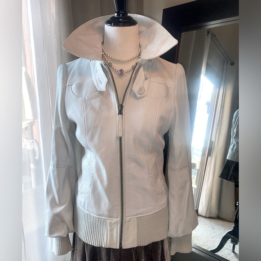 🌟Mackage Retro-Style White Leather Jacket 🌟